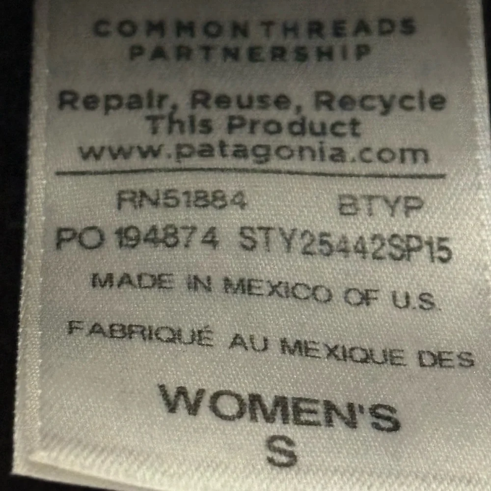 Patagonia Re-tool Snap-T pullover Black Fleece with Purple Trim, flawed‎ SZ S